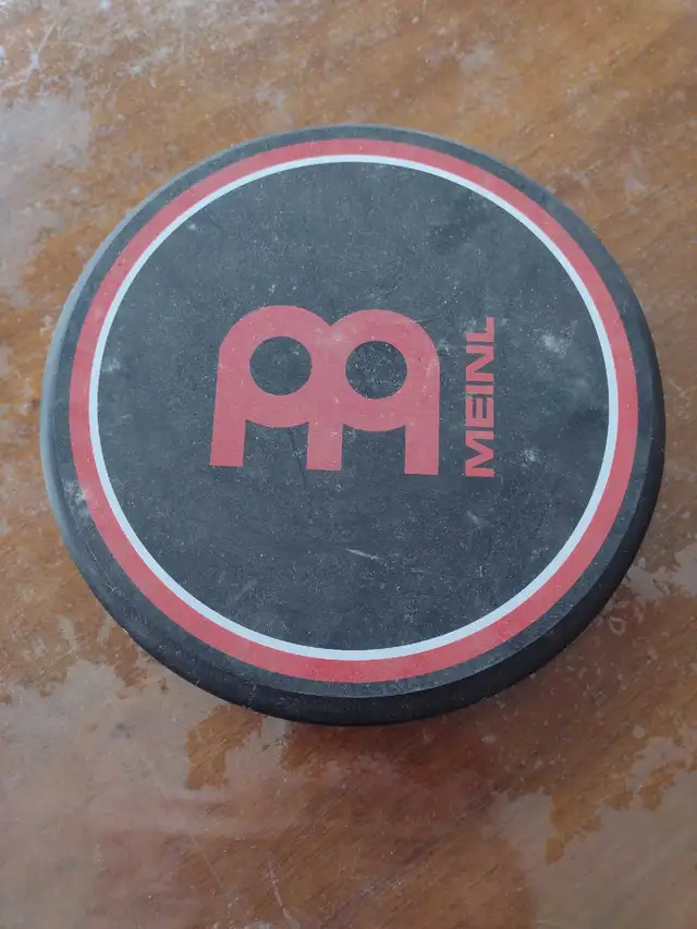 Drum Practice Pad in Drums & Percussion in Kitchener / Waterloo - Image 2