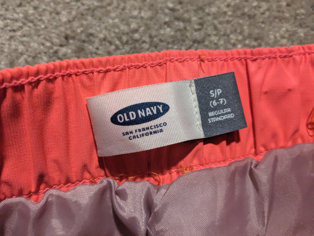 OLD NAVY UNISEX Size S ( 6/7) in Kids & Youth in Edmonton - Image 4