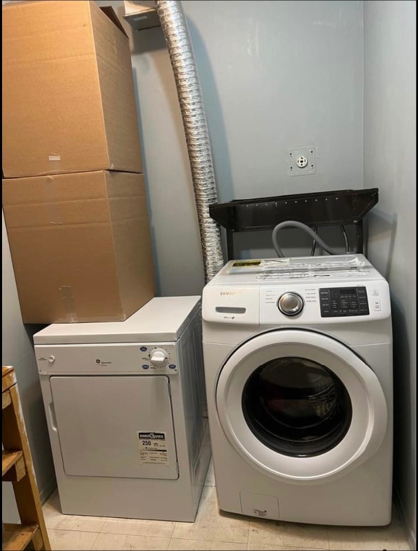 One bedroom in a 3 bedroom Apartment with all utilities included
