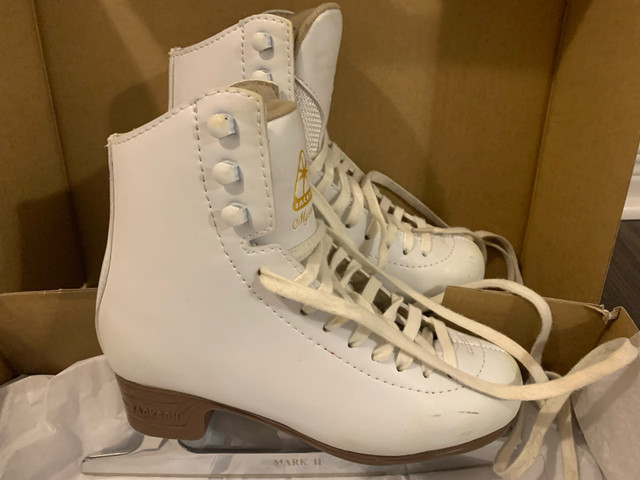 Jackson Mystique Girls Skates - Size 3.5 in Skates & Blades in Markham / York Region - Image 3