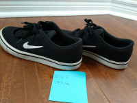Nike sneakers size 6.5 good condition.