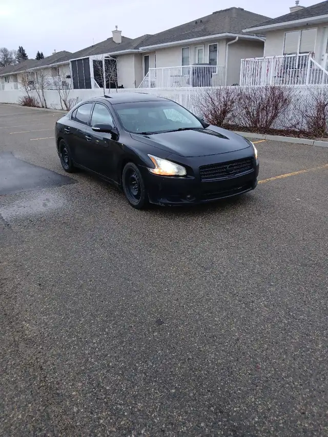Nissan maxima in Cars & Trucks in Regina - Image 3