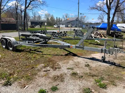 2017 Load Rite Elite Boat Trailer. 2nd owner. Purchased with my boat but no longer have a use for it...