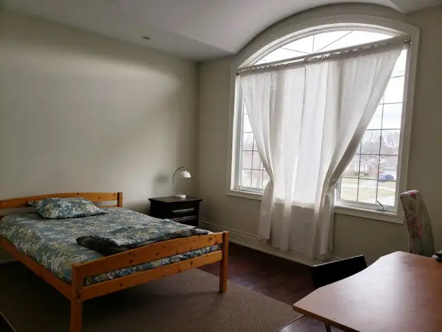 EXTREMELY BEAUTIFUL LARGE ROOM IN A WELCOME NEW HOUSE