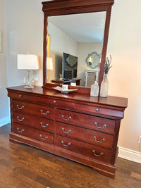 $275- Solid wood Canadian made bedroom furniture- 4 piece set