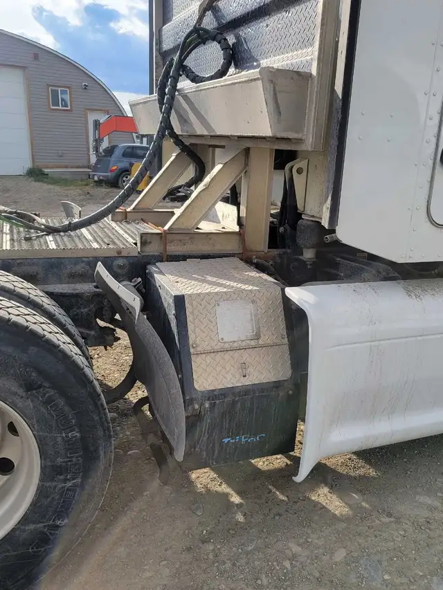 2013 Peterbilt Con in Heavy Trucks in Calgary - Image 6