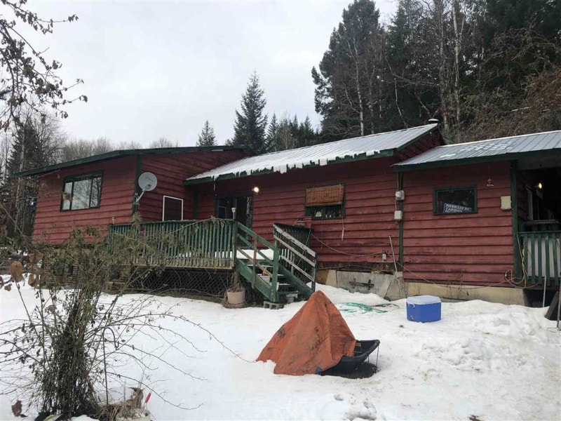 2,200 / 3br 1720ft2 3 bdrm house 6 acre lot in quesnel Long Term