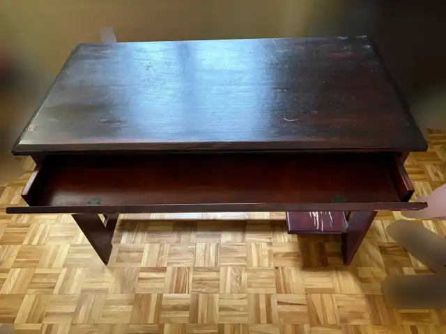 Solid Wood Mission-Style Writing Desk in Desks in Longueuil / South Shore - Image 3