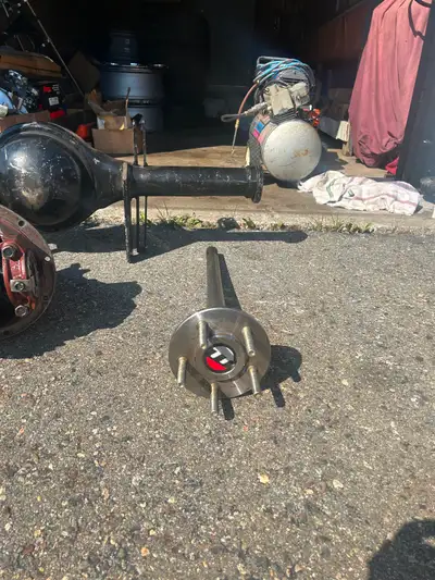 Narrowed 8 3/4 diff, 30 spline aftermarket axles, 742 case with 4.56 gears and spool. Fits minitubbe...