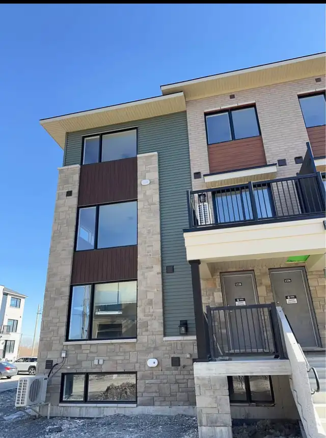 2 beds 2.5 bathrooms – Metro Townhouse