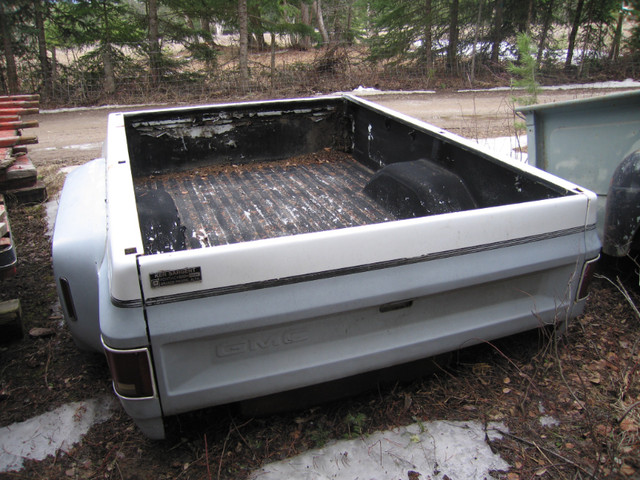 Chevy dually box '80's in Auto Body Parts in Calgary - Image 2