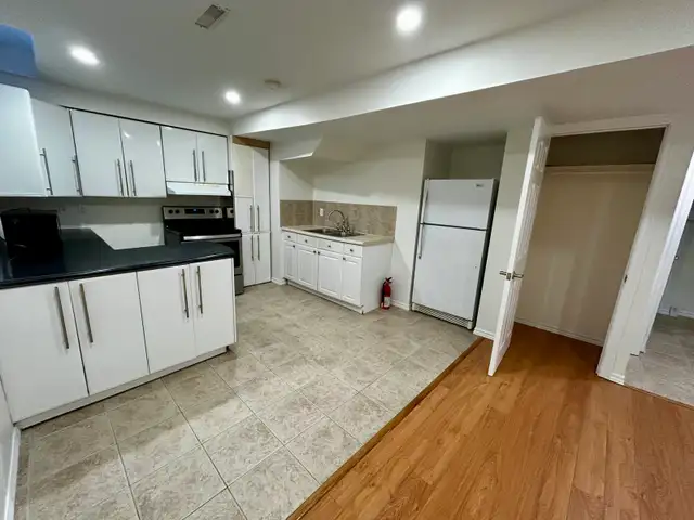 Lovely basement apartment for rent  in Long Term Rentals in Markham / York Region - Image 3