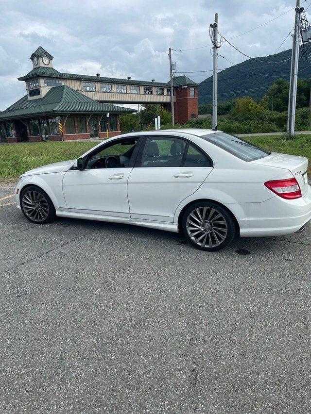 Mercedes-Benz C230 (2009) excellent condition — photo 2