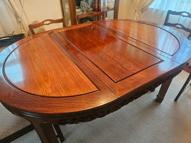 Rosewood Extending Dining Table in Dining Tables & Sets in Cape Breton - Image 5