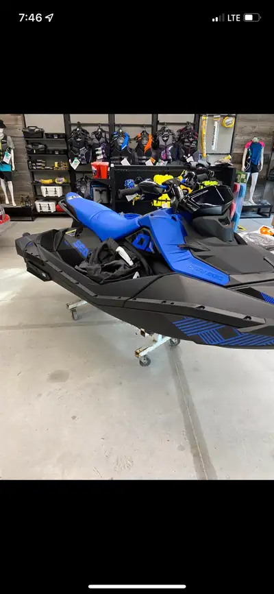 Selling my 2022 Seadoo Spark Trixx 3 up. Fully loaded with storage and speaker. Comes with easy haul...