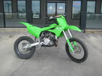 2018 KX100 Kawasaki Nice midsize 2 stroke, lots of power and impressive torque! Six speed w/Clutch,...