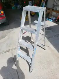 4 feet ladder 