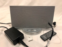 Silver Bose SoundDock Series II stereo acoustic system LIKE NEW!