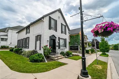Fantastic location for your new business. 48 Carlisle is a located in the heart of downtown St. Cath...