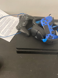 PS4 and ps4 headset + controllers 
