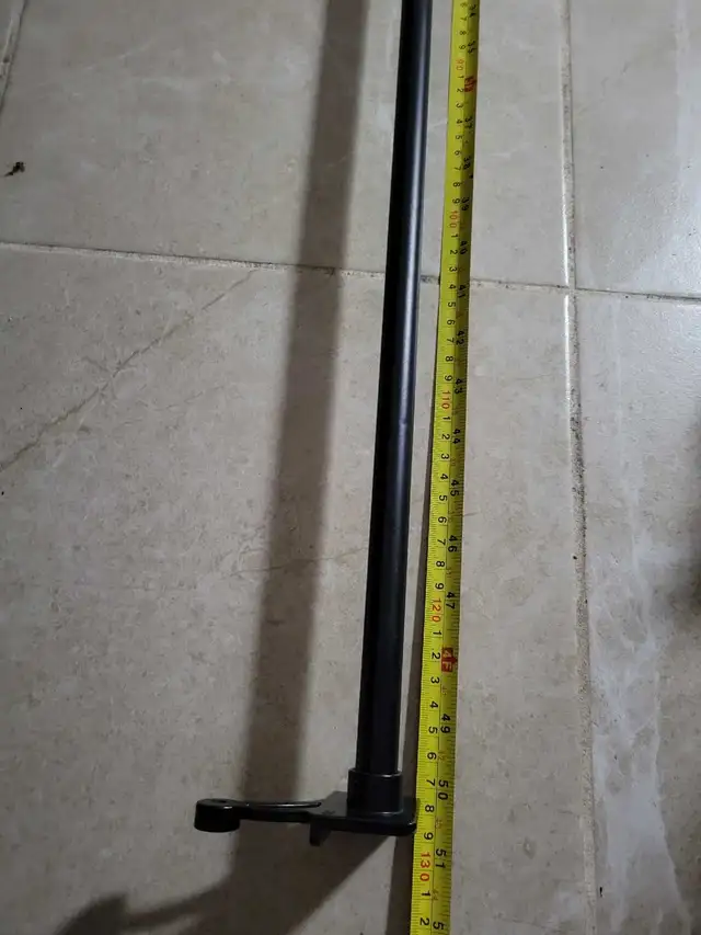 Moving sale Extendable mounting pole curtain rod in Indoor Lighting & Fans in City of Toronto - Image 4