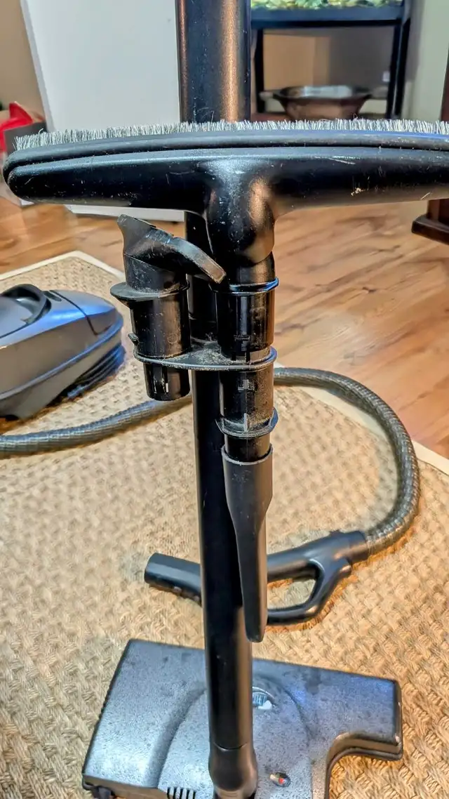 TriStar canister vacuum cleaner with powerhead and accessories in Vacuums in Winnipeg - Image 11