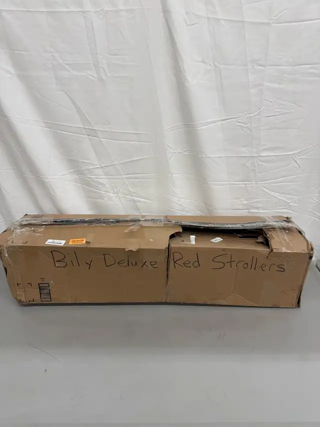 Bily Deluxe Umbrella Strollers x2 in Strollers, Carriers & Car Seats in Hamilton - Image 4