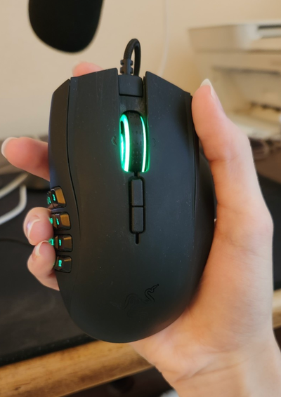 Razer Naga Chroma Wired Gaming Mouse (RZ01-02410100-R3U1) Z4 #2, View more
