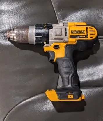 DeWalt DCD985 20V Hammer drill in Power Tools in City of Toronto - Image 4
