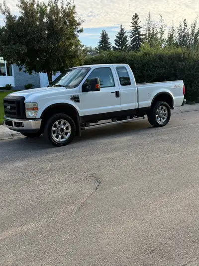 This truck is the perfect work truck. All new injectors. Engine was replaced at 180,000km. Body has...