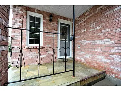 4 bedroom and 2 washroom for rent in Barrie