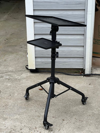 Metal projector stand -  like new