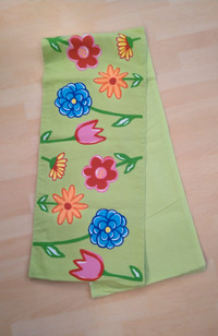 NEW Table Runner, Place Mats & Napkins By TAG