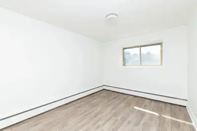 Looking for someone to rent out 1 room in a 2-beds apartment in Oshawa. Apartment is located near ce...