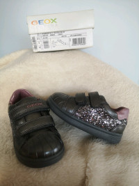 NEW Geox Toddler Girls Sparkly Sneakers Size 6.5