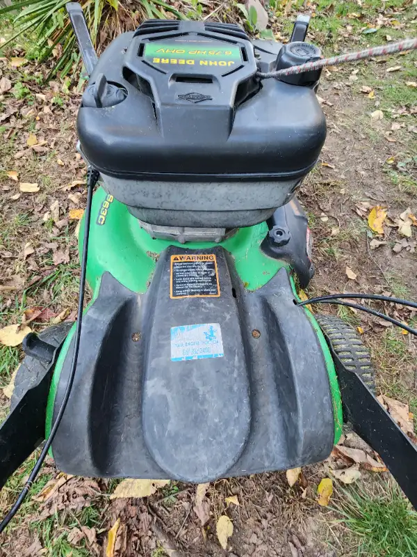 John Deere Commercial Self Propelled Zero Turn Lawnmower 6.75 HP in Lawnmowers & Leaf Blowers in Windsor Region - Image 4