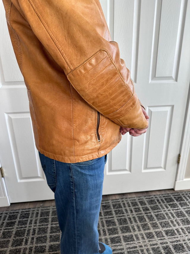 Danier Leather Jacket in Men's in Calgary - Image 4