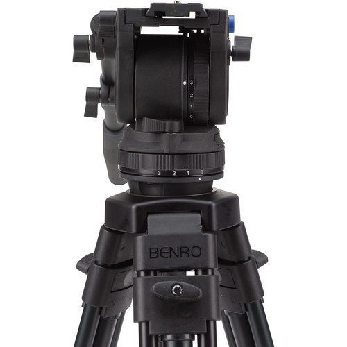hydraulic tripod for professional video production in Cameras & Camcorders in West Island - Image 2