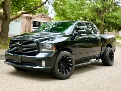Selling Dodge RAM 1500 sport 5.7 Hemi Runs and drives no issues No Hemi ticking No accidents No rust...