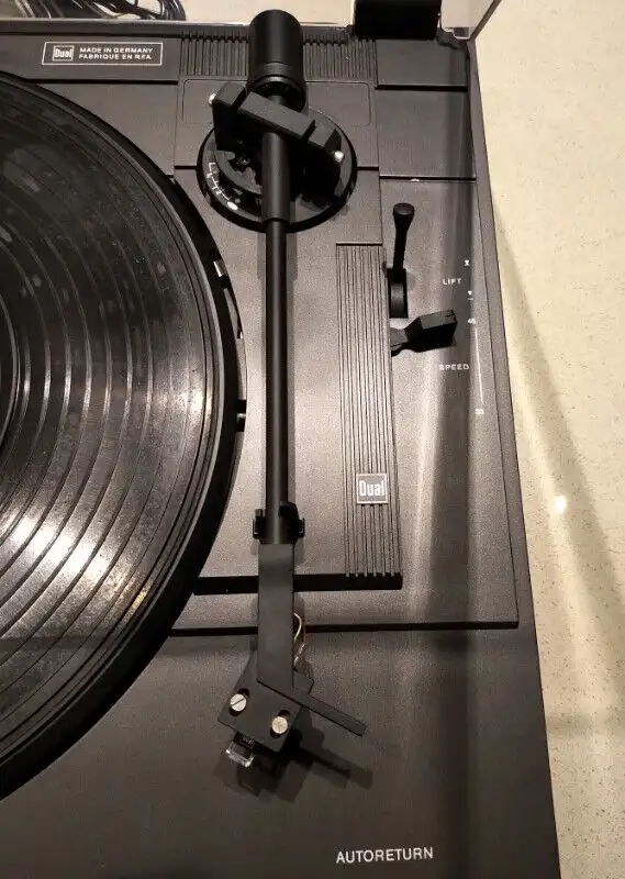 Turntable - Dual CS2110, Belt Drive, 1987, Autoreturn, Plastic in Other in Markham / York Region - Image 7