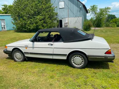 1988 SAAB 900 TURBO White, body excellent, no rust, 96000 miles(US car). Everything works except gas...