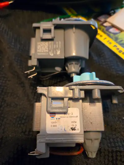 Pick up in Welland These are used, they do not have P/N's 1 has a cracked impeller The coils detach...