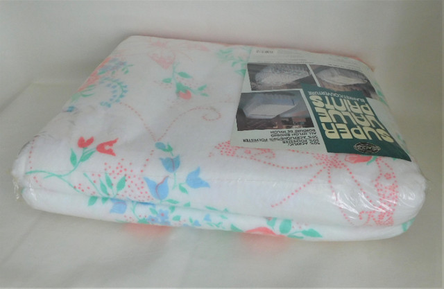 Vintage 1970's BEACON Butterfly Floral Print Blanket - Twin/Full in Bedding in Cambridge - Image 2