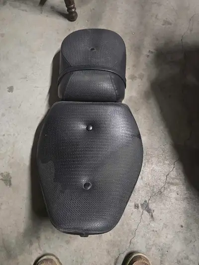 2006 kawasaki 800 classic seat.. Should be interchangeable between years 1995 -2006. Still in great...