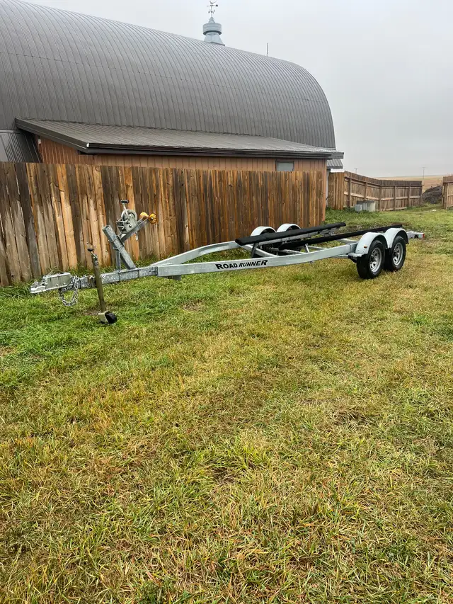 Road Runner Boat Trailer, 21ft to 24ft boat in Powerboats & Motorboats in Regina - Image 10