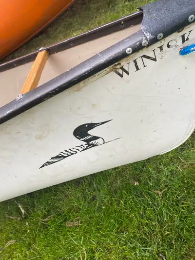 Get ready to explore the great outdoors with this Swift Winisk canoe! This canoe has some wear and t...