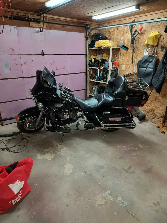 2005 Electra glide ultra classic in Touring in Regina - Image 7