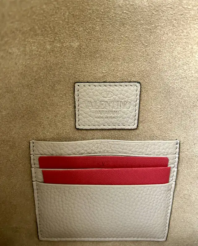 Brand new Valentino Rockstud Calfskin Pouch in Women's - Bags & Wallets in City of Toronto - Image 4