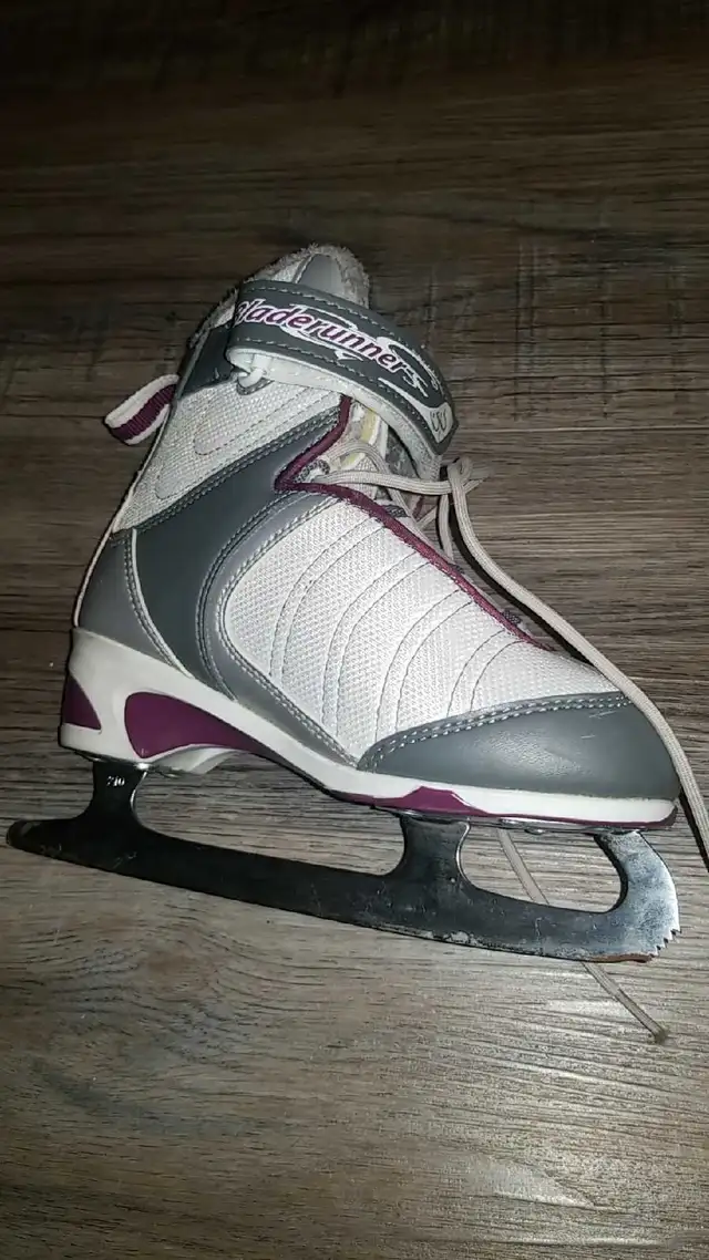 Bladerunner Vela XT  IceSkates   Size US: 5 Female in Skates & Blades in Ottawa - Image 3