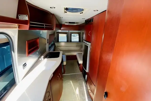 New Lower Price! 2007 diesel Pleasure-Way Plateau in RVs & Motorhomes in Ottawa - Image 8